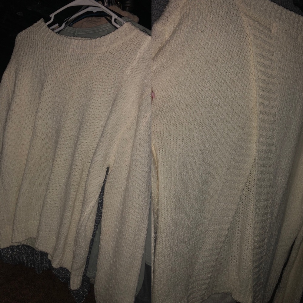 LuLu’s brand sweater